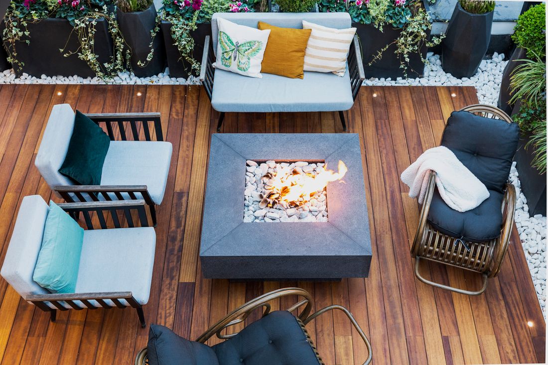Clean wood deck patio in Sandy Springs, GA